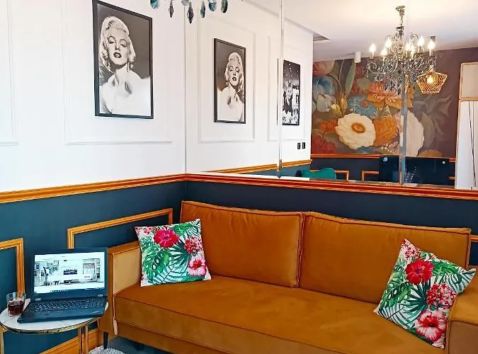 Zwirki - Apartamentylove, Prywatny Parking, Centrum, Nowoczesny, Self Check - In, F-vat Łódź